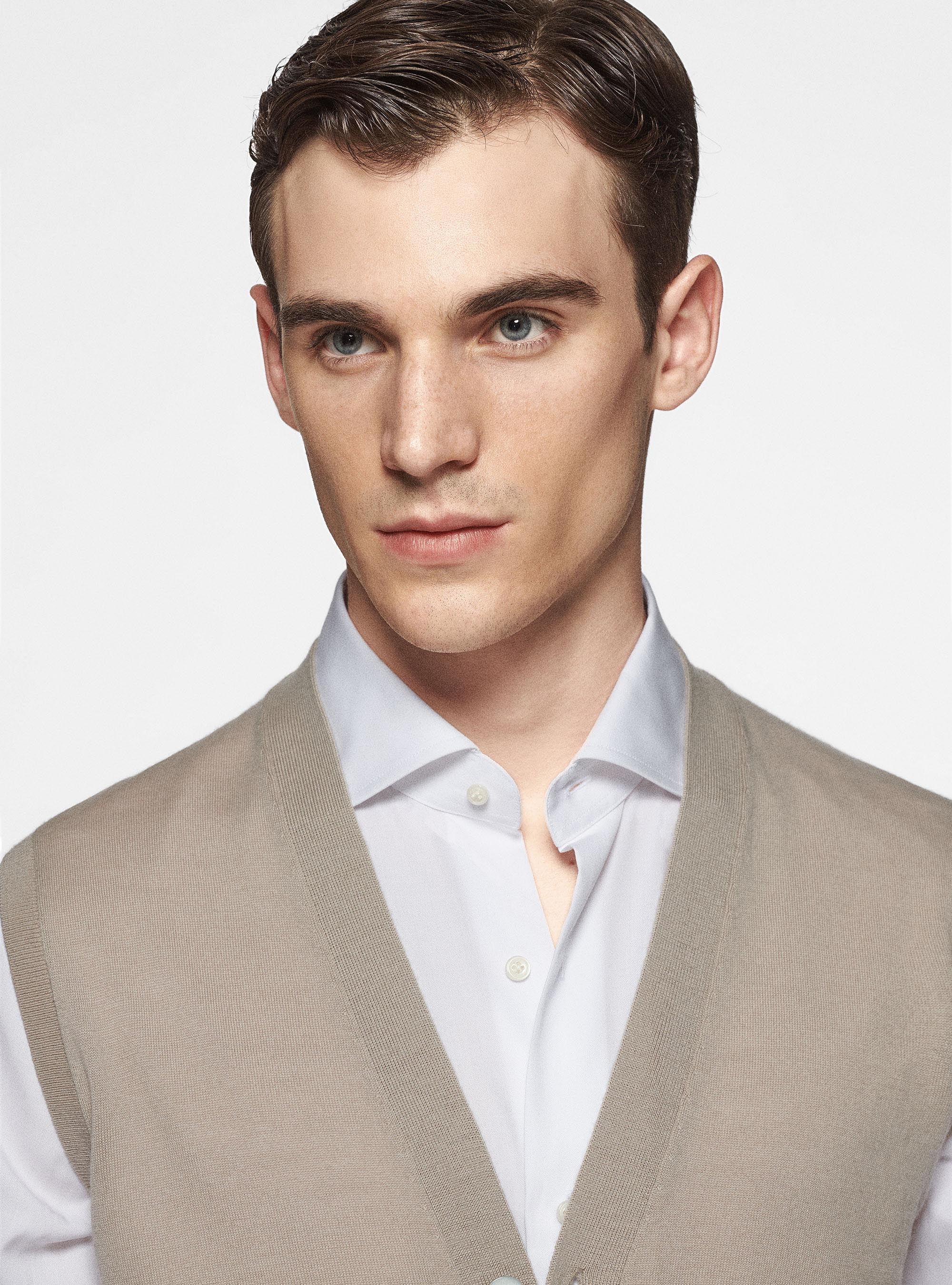 Knitted waistcoat in pure extra-fine merino wool, SAND