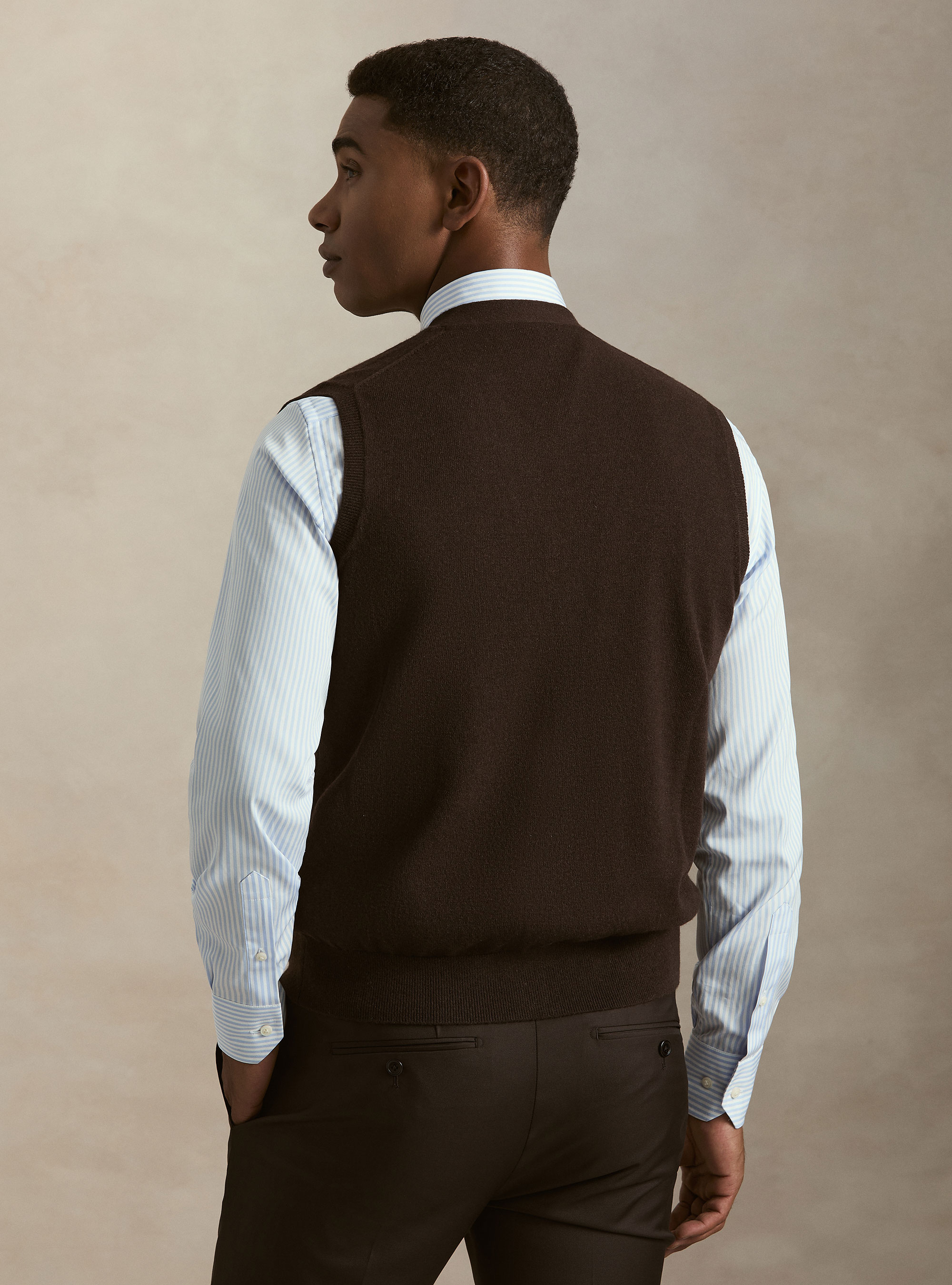 Chaleco de puro cashmere con botones, MARRON