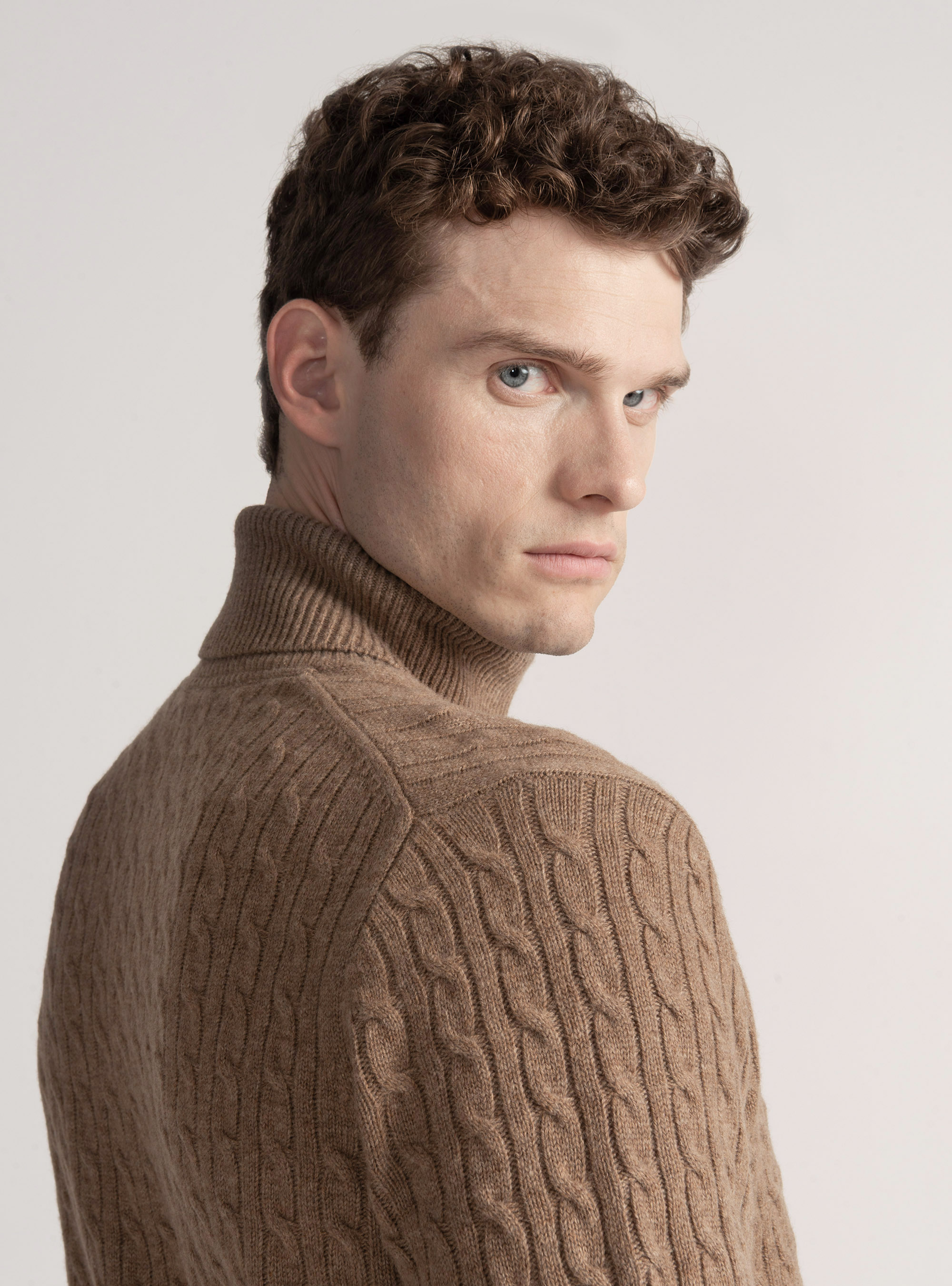 Hochgeschlossener Pullover mit Kaschmirwollborte, FANGO 0569C
