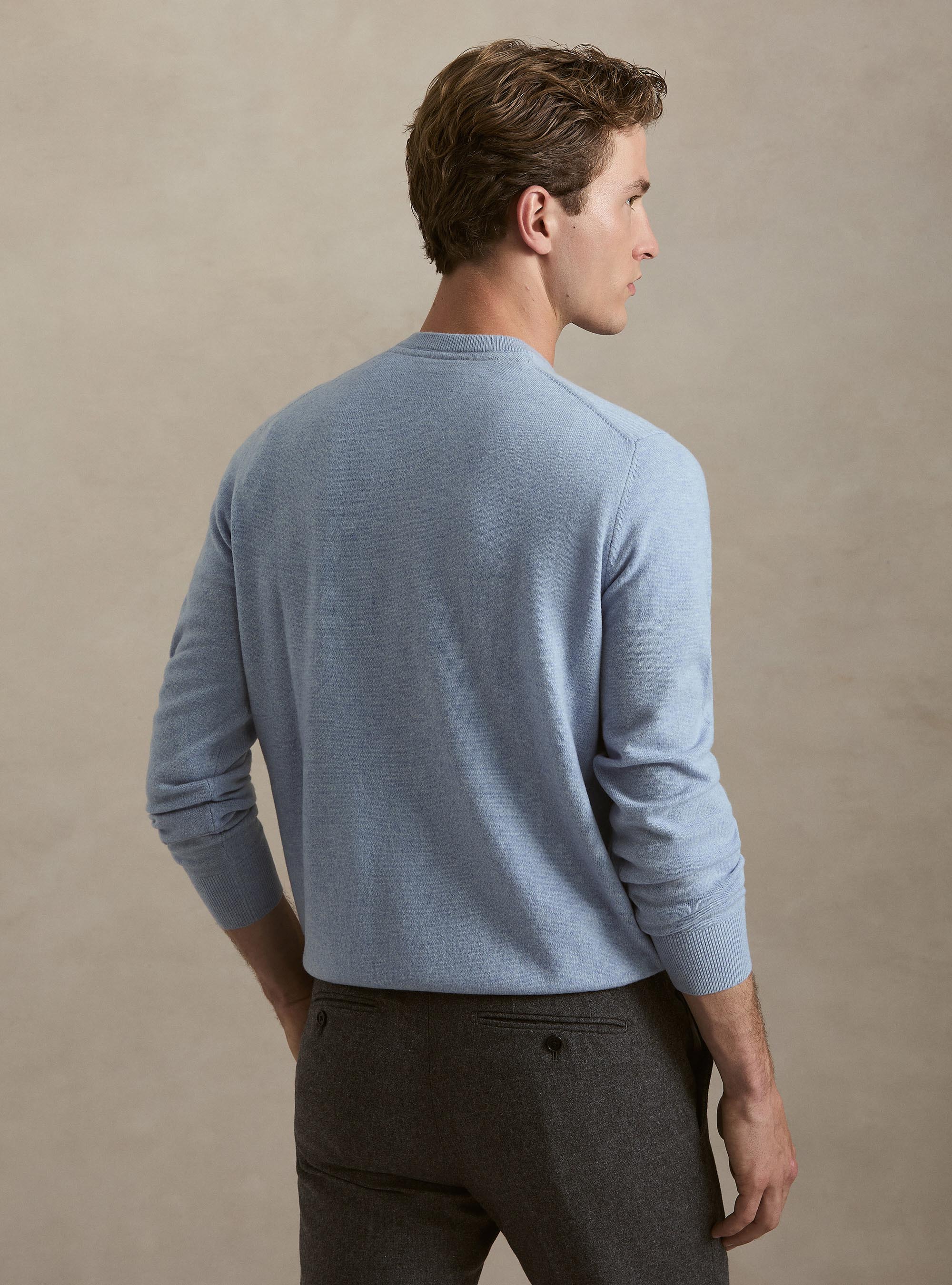 Rundhals-Pullover aus Lambswool und Kaschmir, AZZURRO POLVERE 0283C