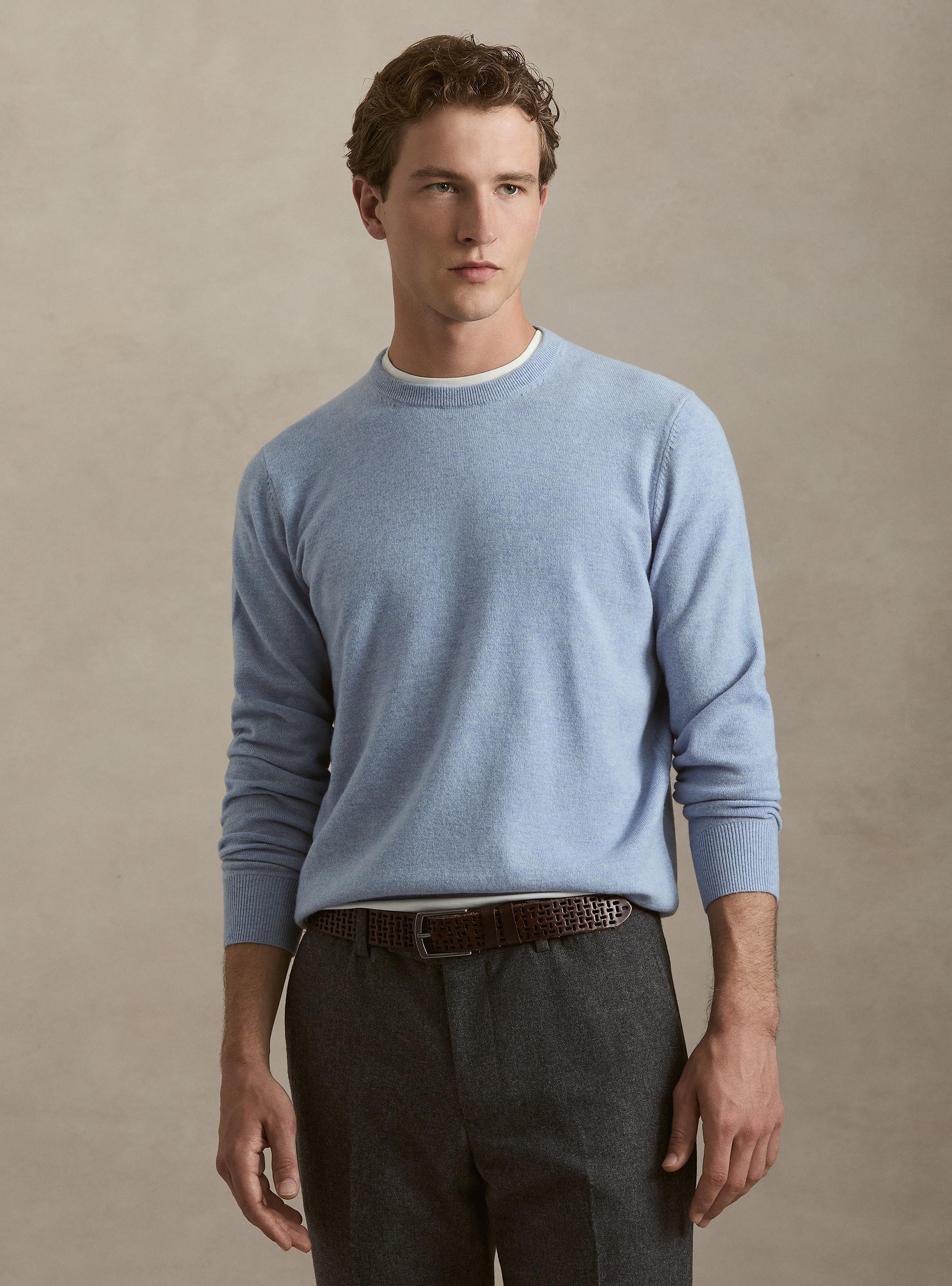 Rundhals-Pullover aus Lambswool und Kaschmir, AZZURRO POLVERE 0283C