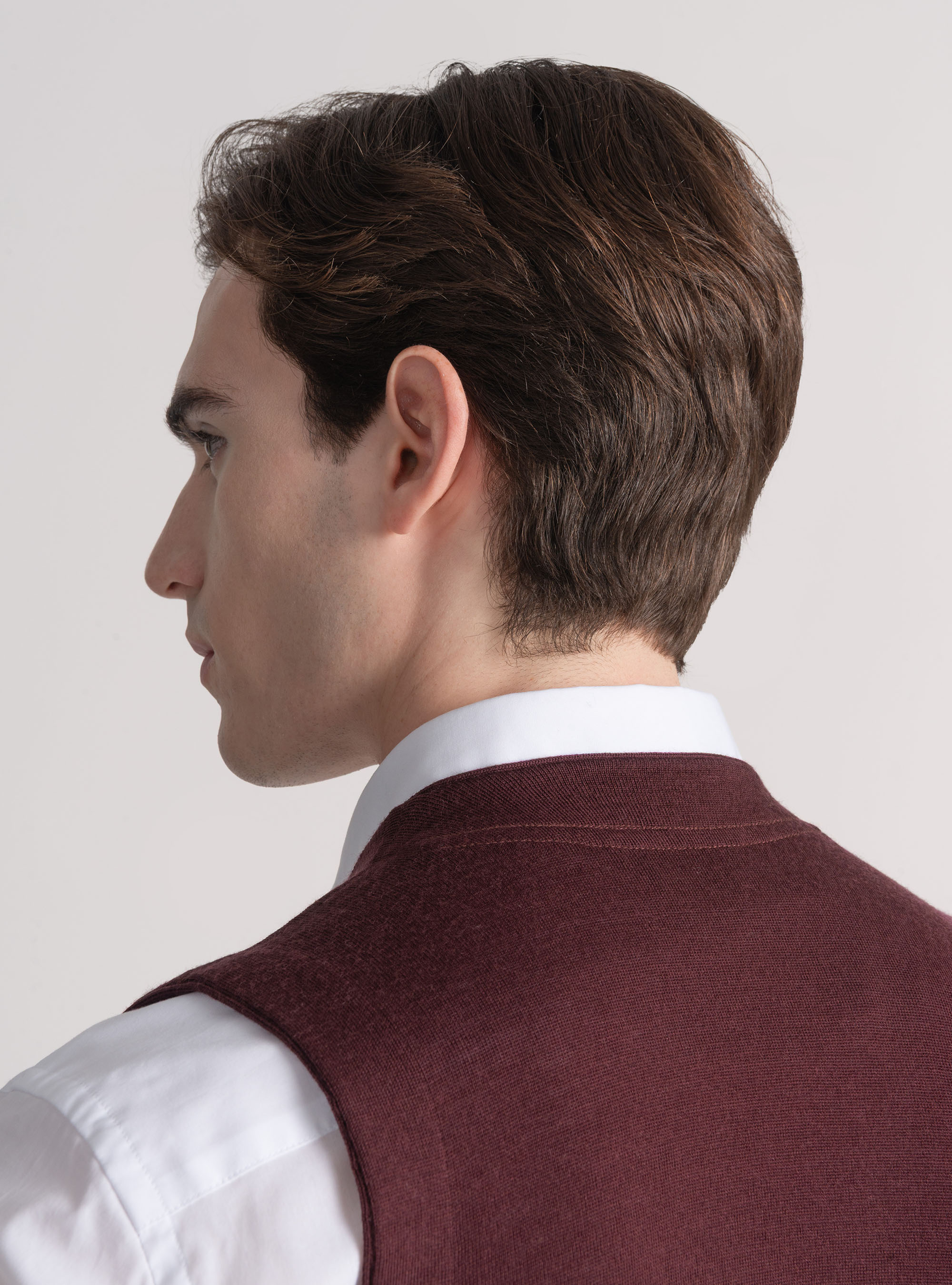 Gilet in maglia doppiopetto in pura lana merino extrafine, BORDEAUX