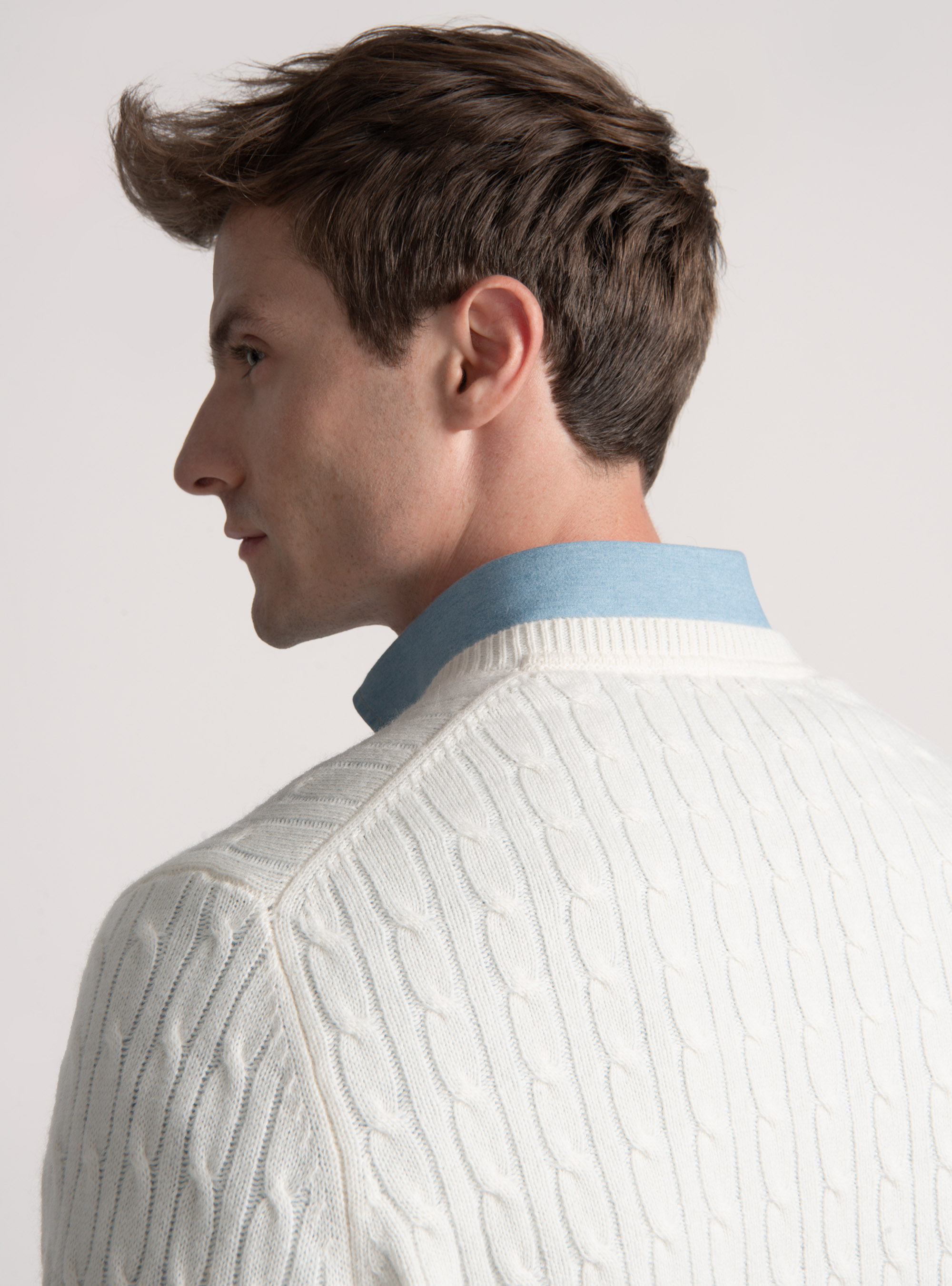 Merino wool V-neck sweater with braid, WHITE