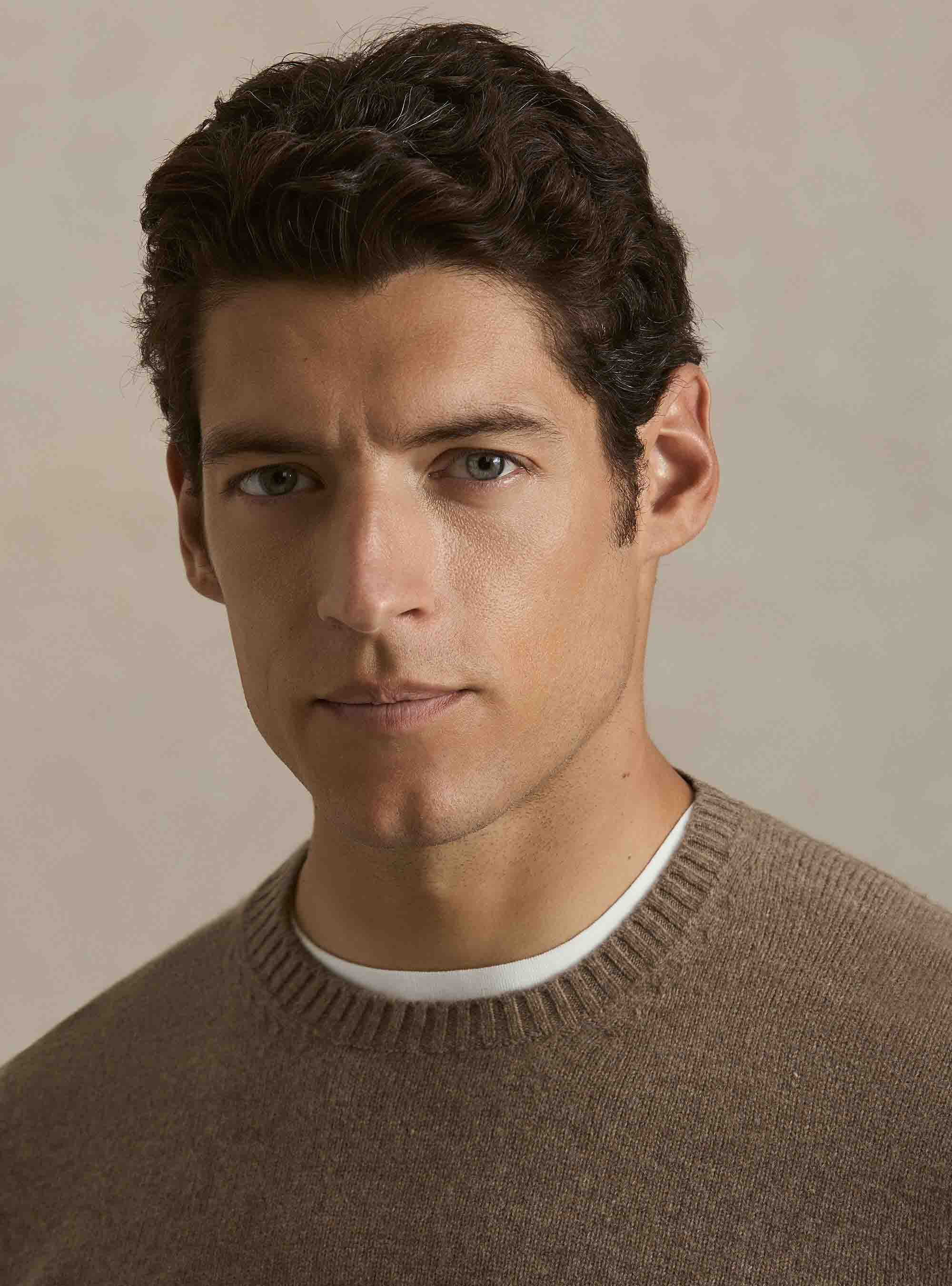 Maglia girocollo in misto lana e cashmere, FANGO