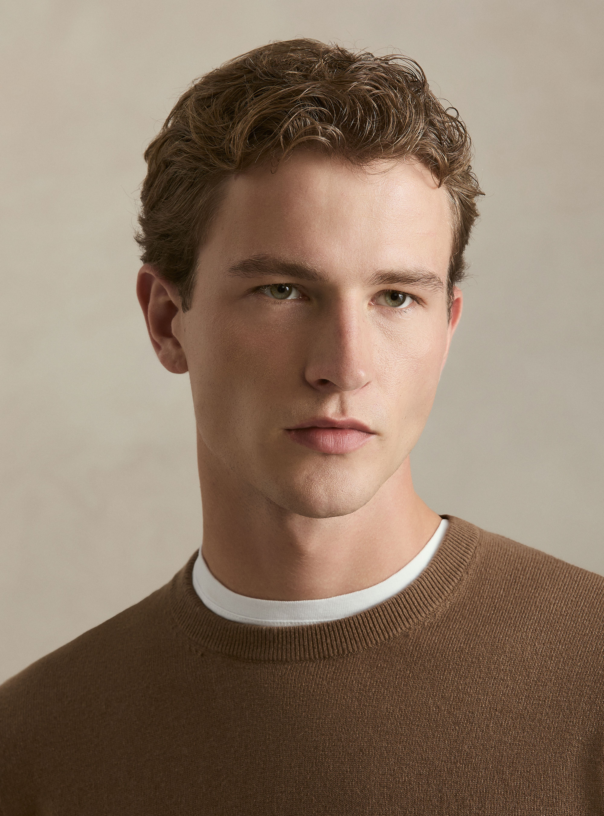 Rundhals-Pullover aus Lambswool und Kaschmir, NOCCIOLA 0553C