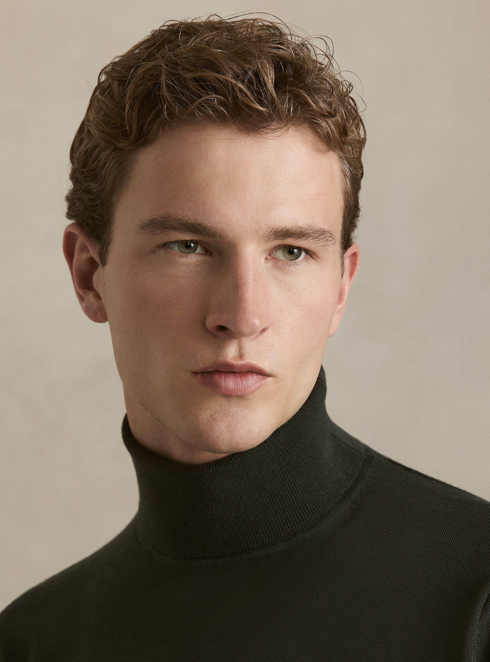 Rollkragenpullover aus reiner extrafeiner Merinowolle, MILITARE 0609C