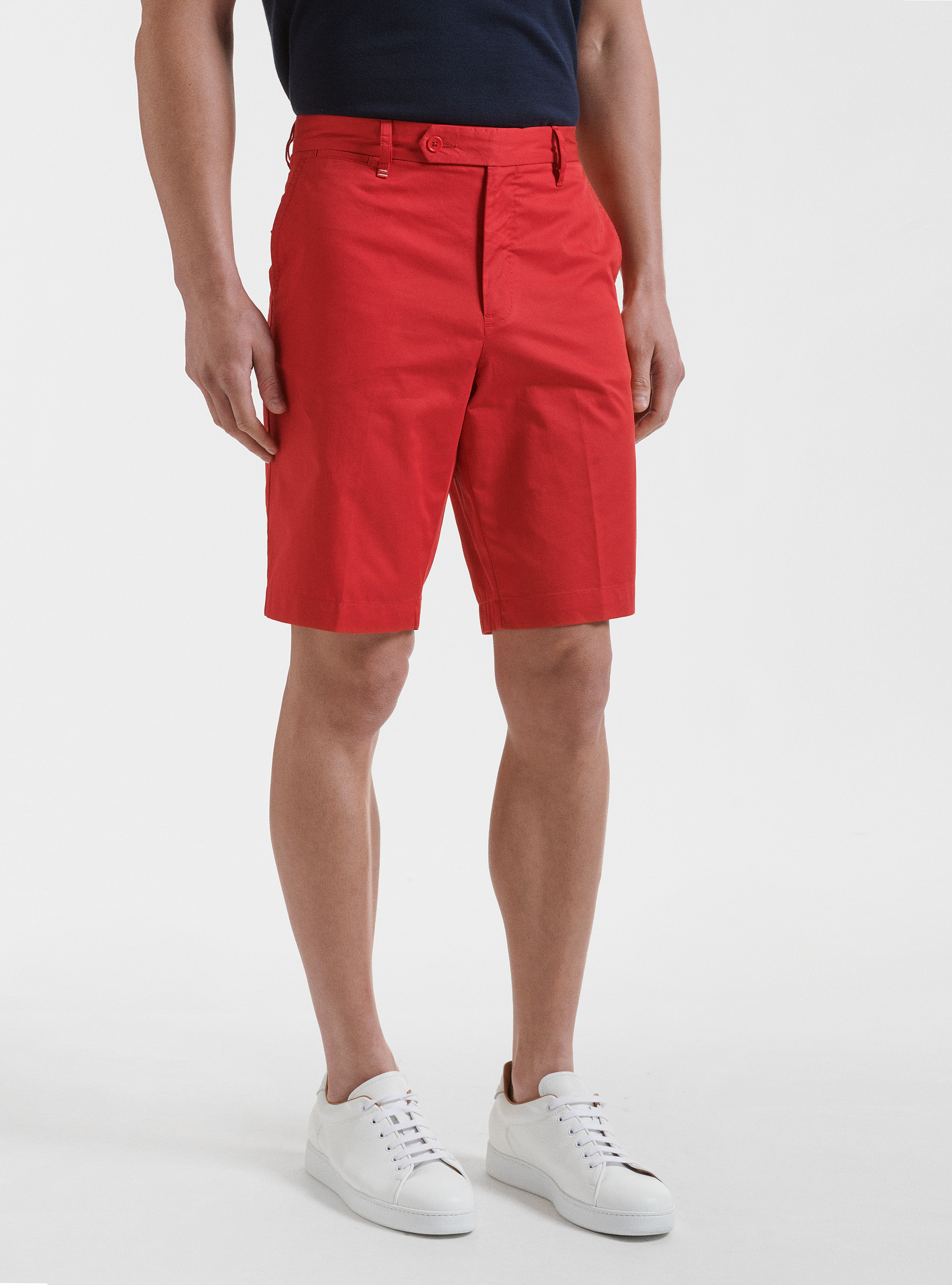 Bermuda en serg&eacute; l&eacute;ger, ROUGE