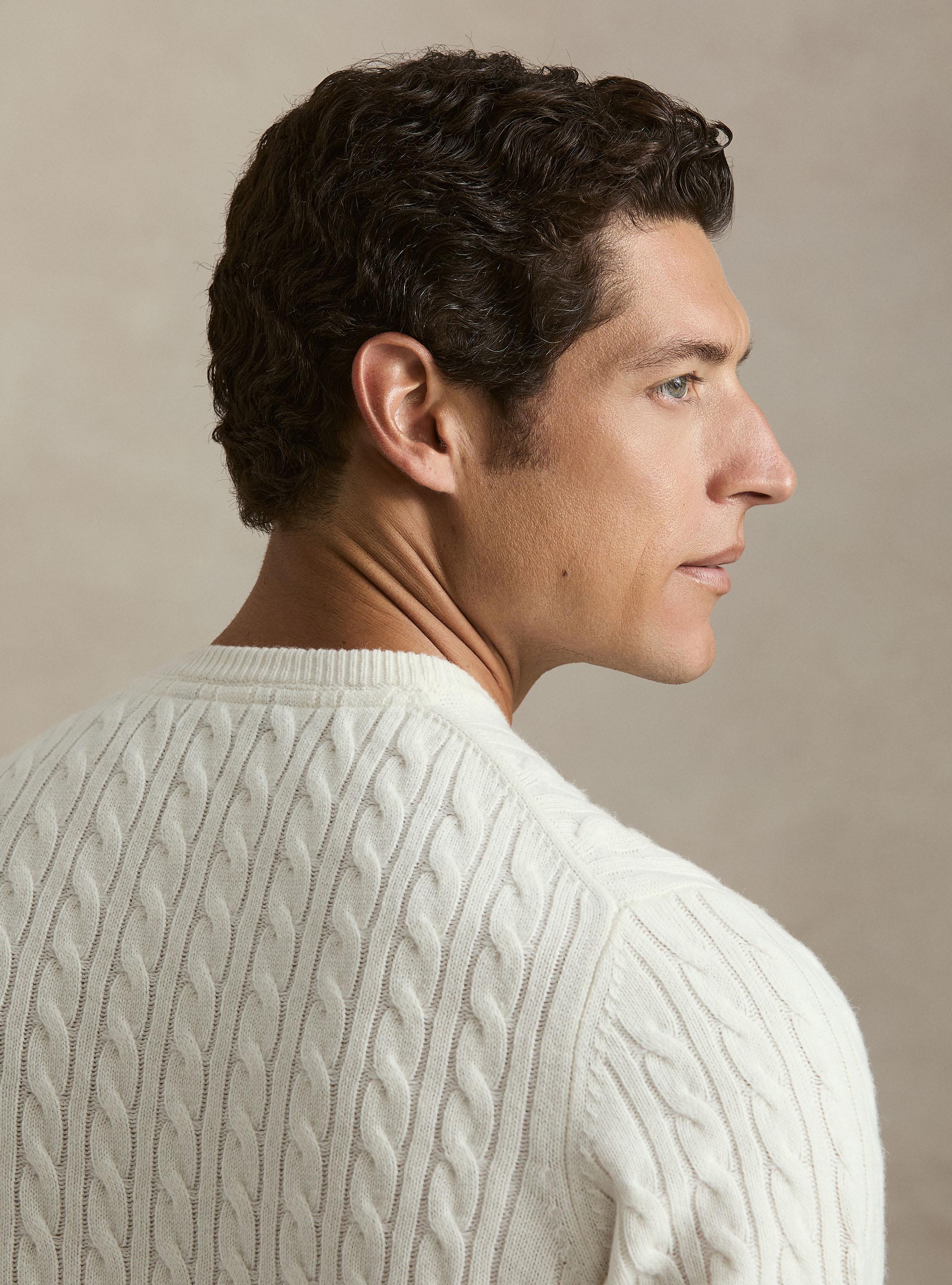 Cable-knit crewneck sweater in wool-cashmere blend, WHITE