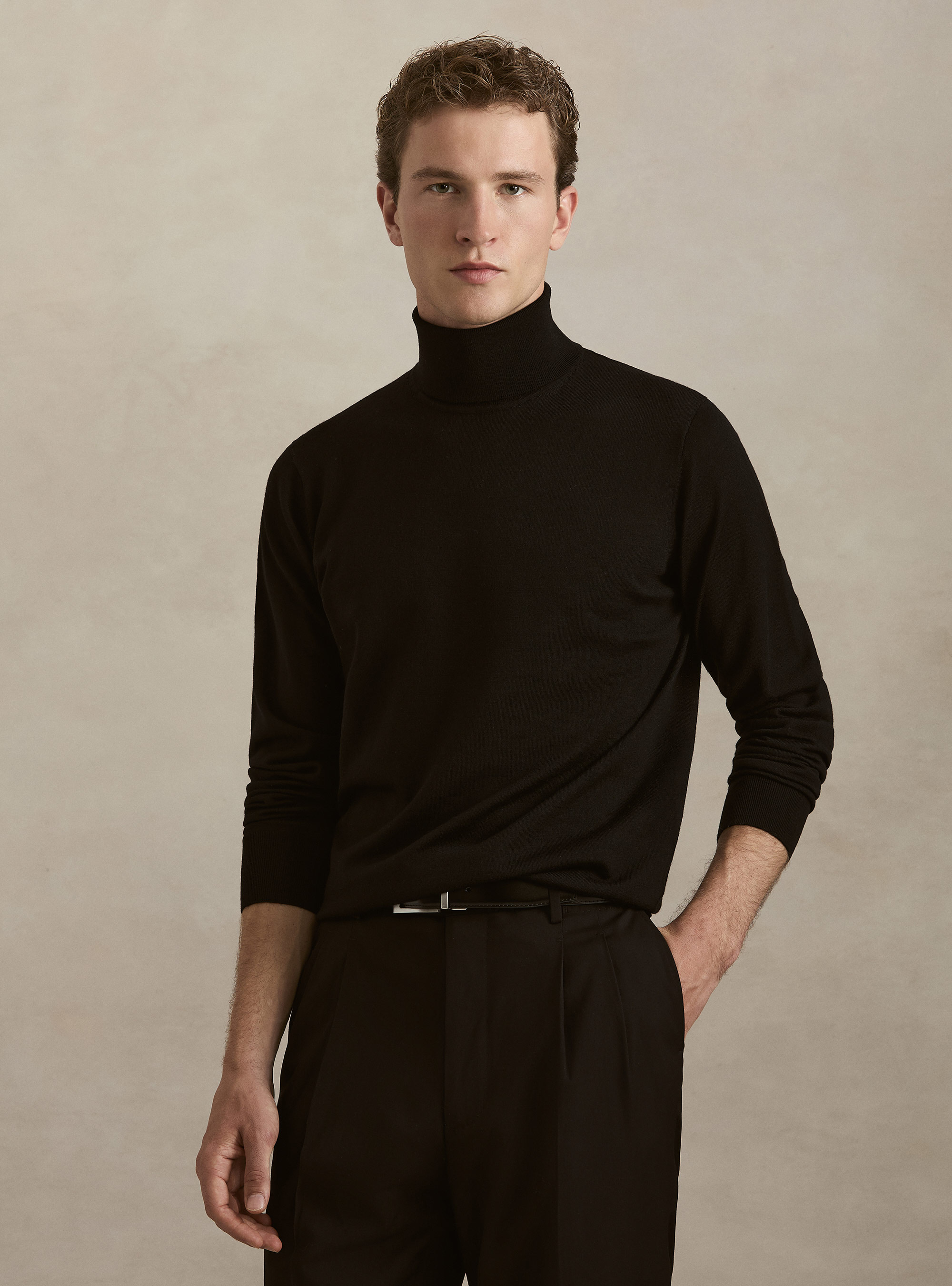 Rollkragenpullover aus reiner extrafeiner Merinowolle, NERO 0100C