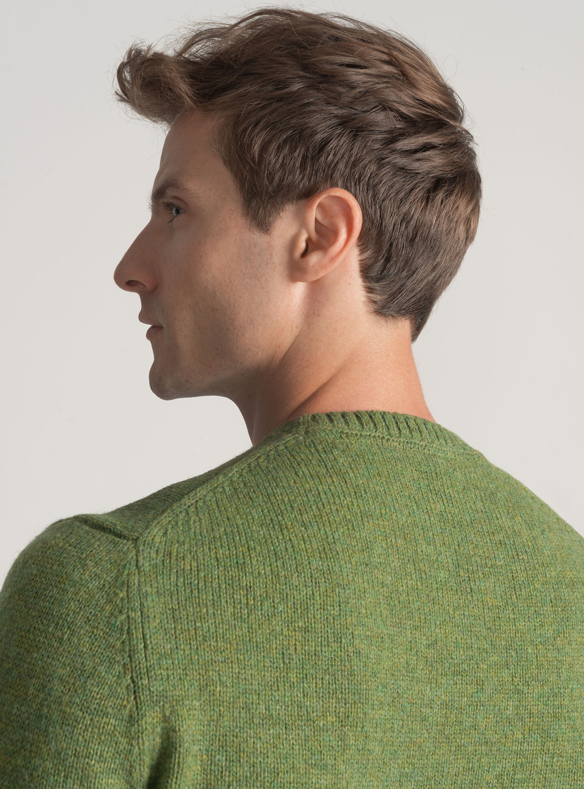 Maglia girocollo in lana shetland, OLIVA