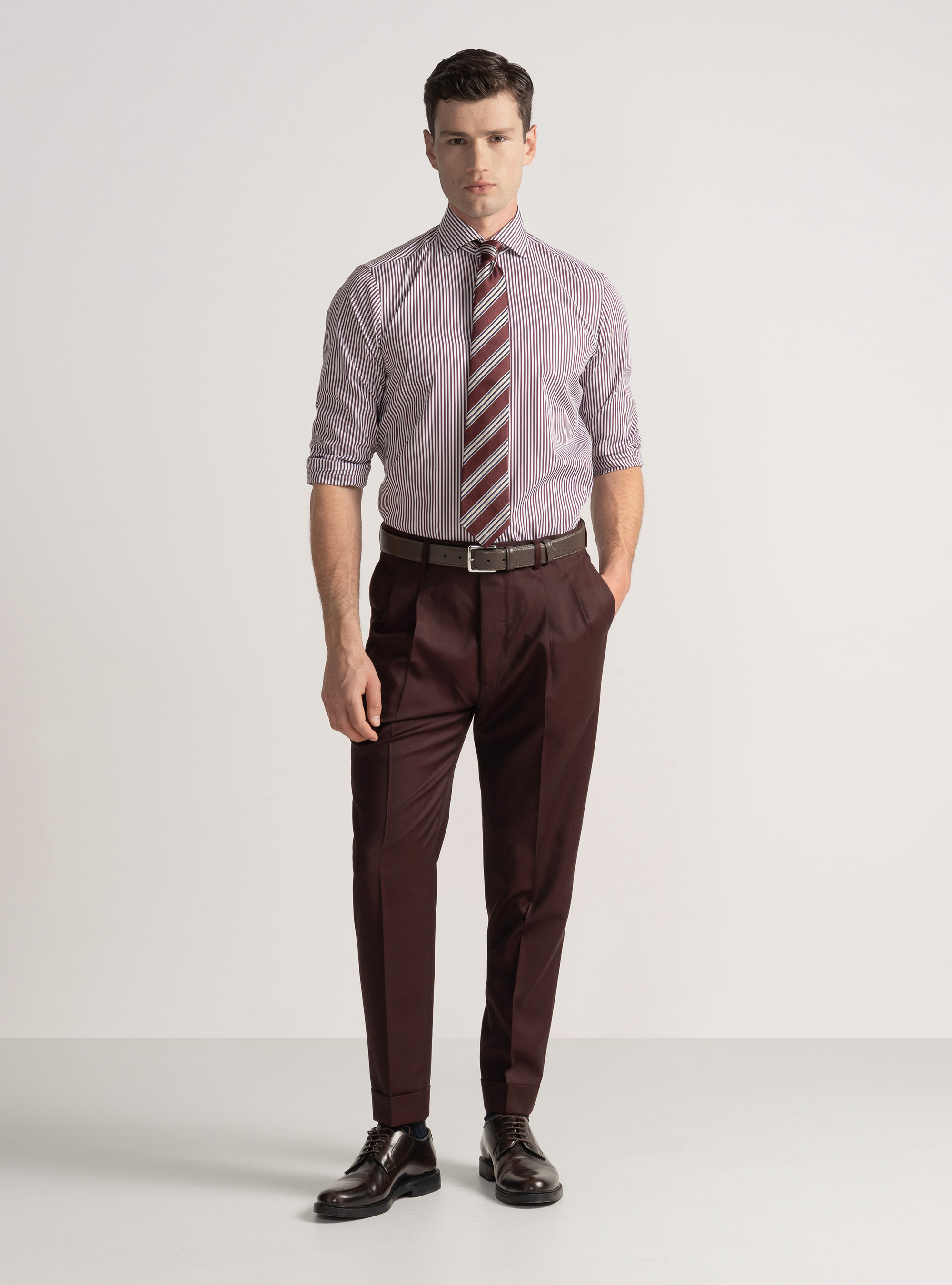 Pantaloni con pince per abito doppiopetto in lana reda superfine 110's, BORDEAUX