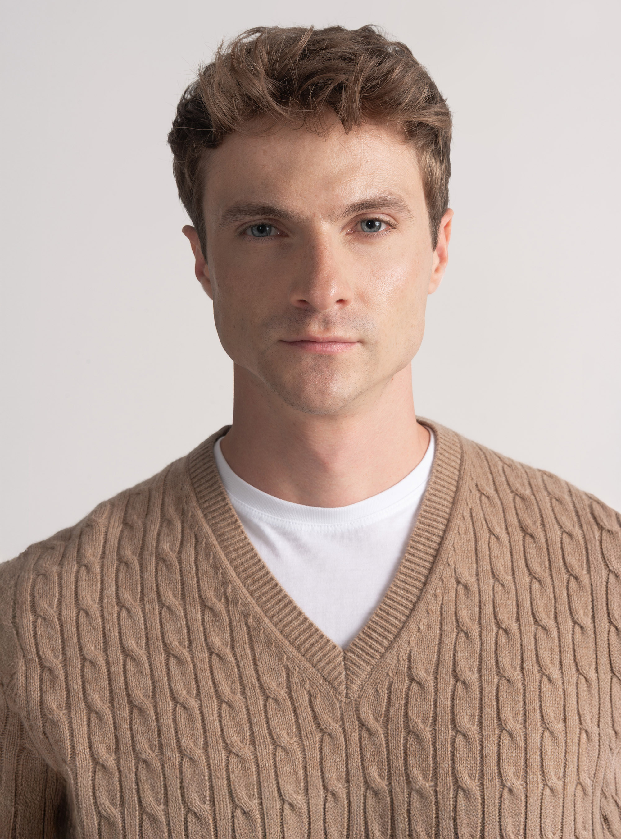 Merino wool V-neck sweater with braid, CAMMELLO 0570C