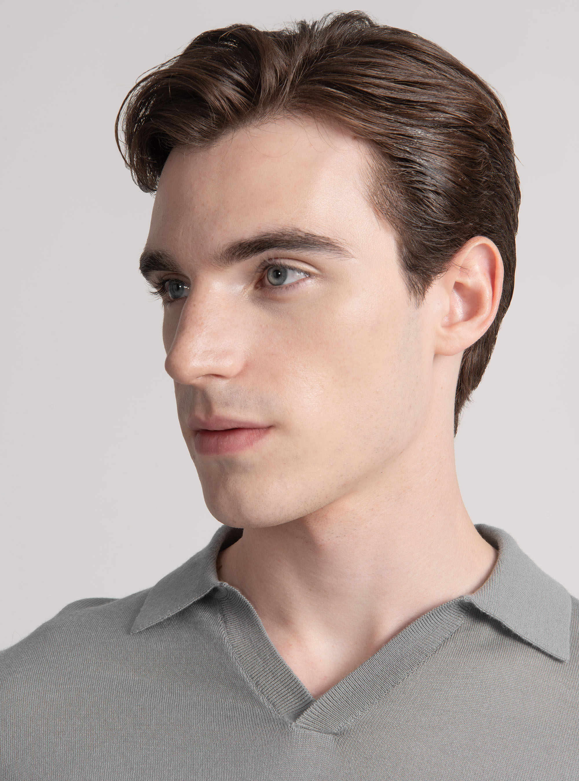 Merino wool buttonless knit polo shirt, GREY