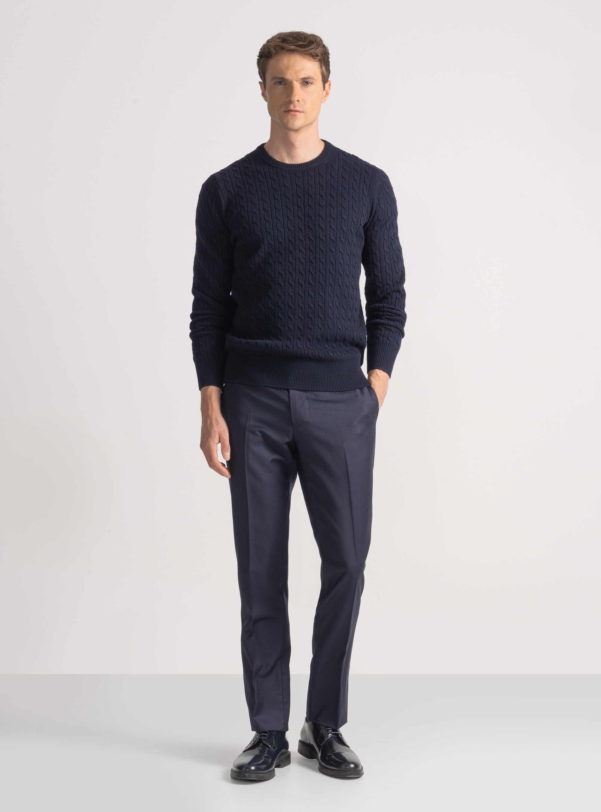 Maglia girocollo con treccia in lana e cashmere, BLU NAVY