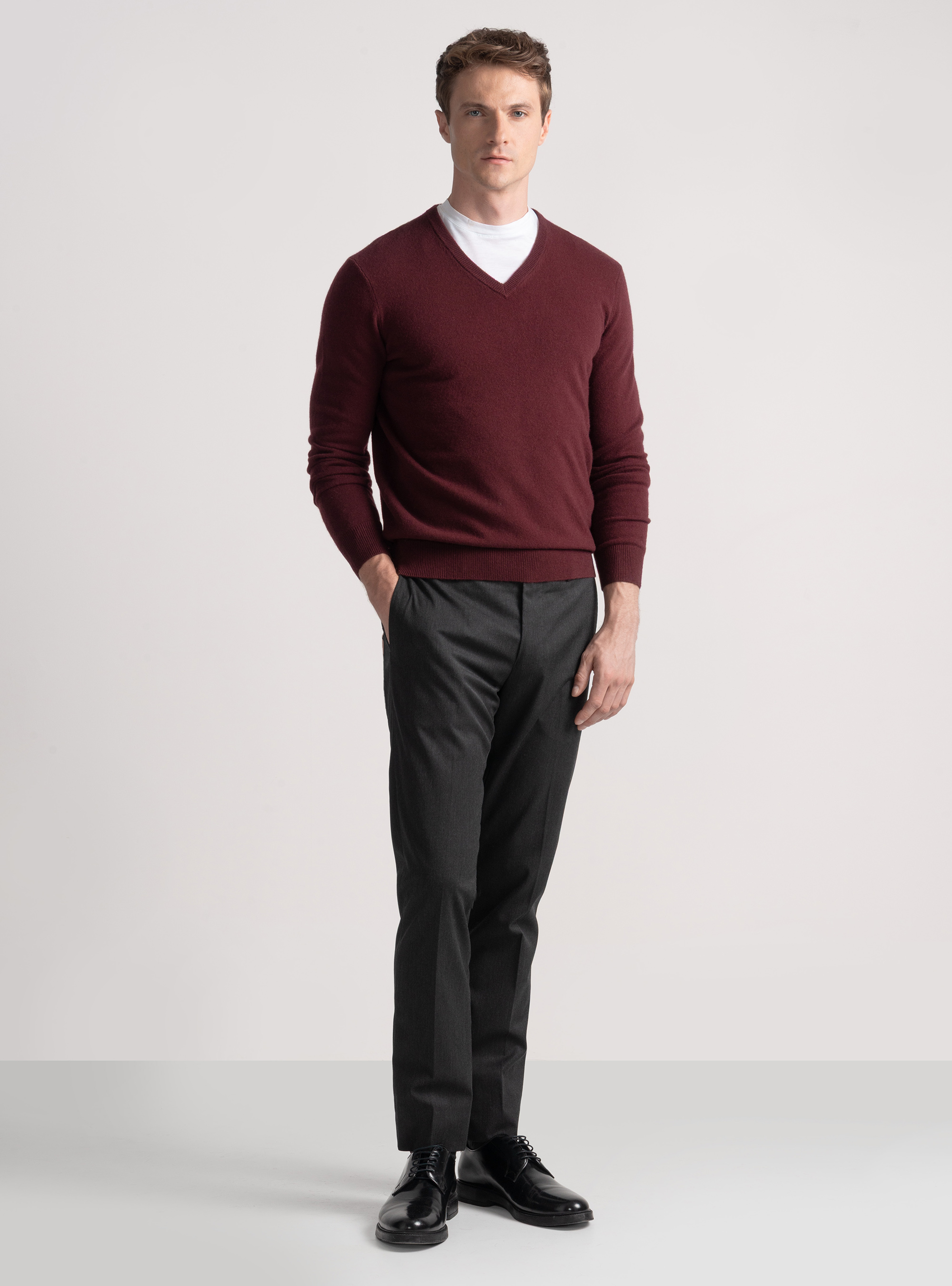 Maglia scollo a V in lana merino, BORDEAUX