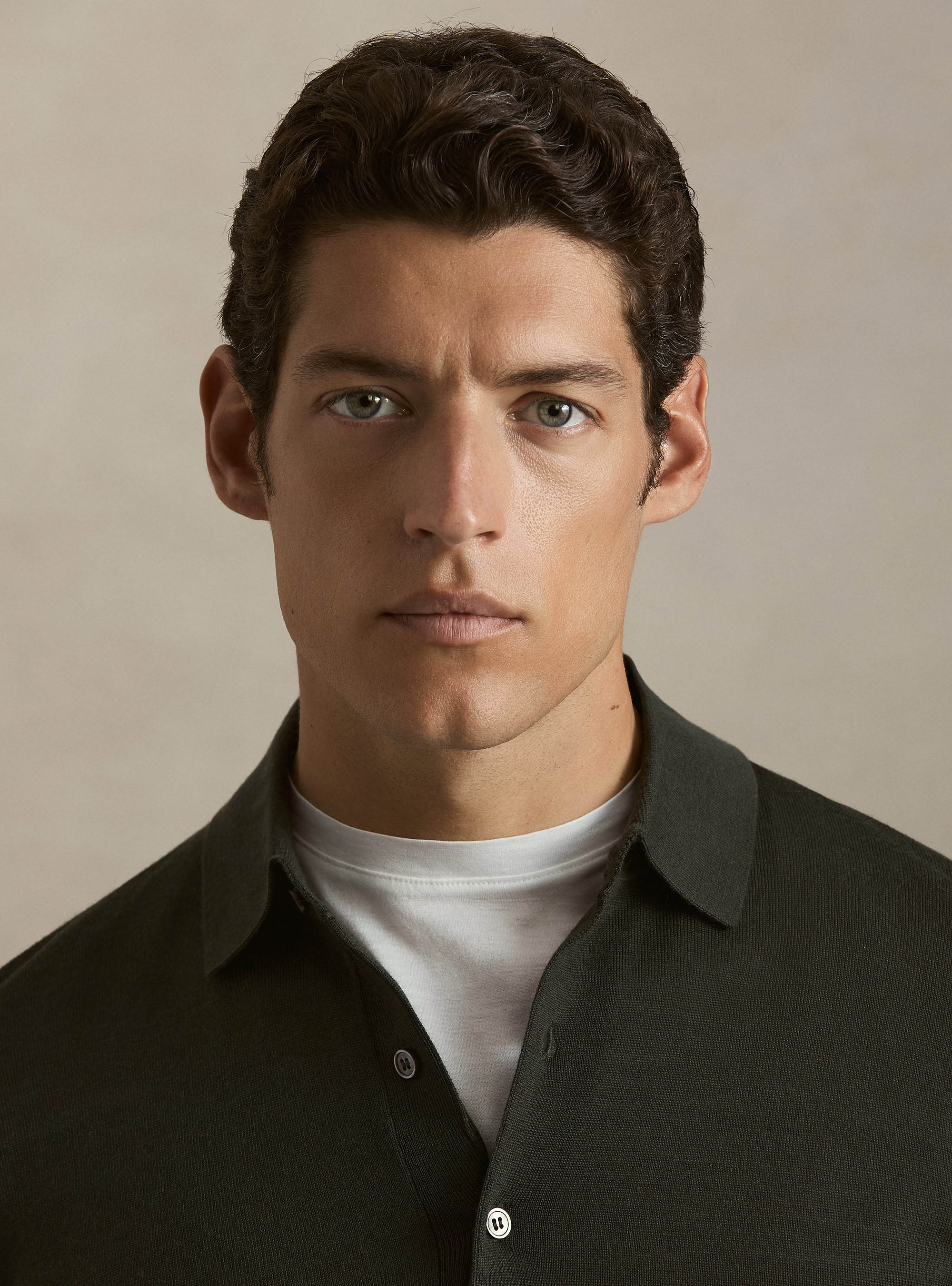 Strick-Poloshirt aus extrafeiner Merinowolle, MILITARE 0609C