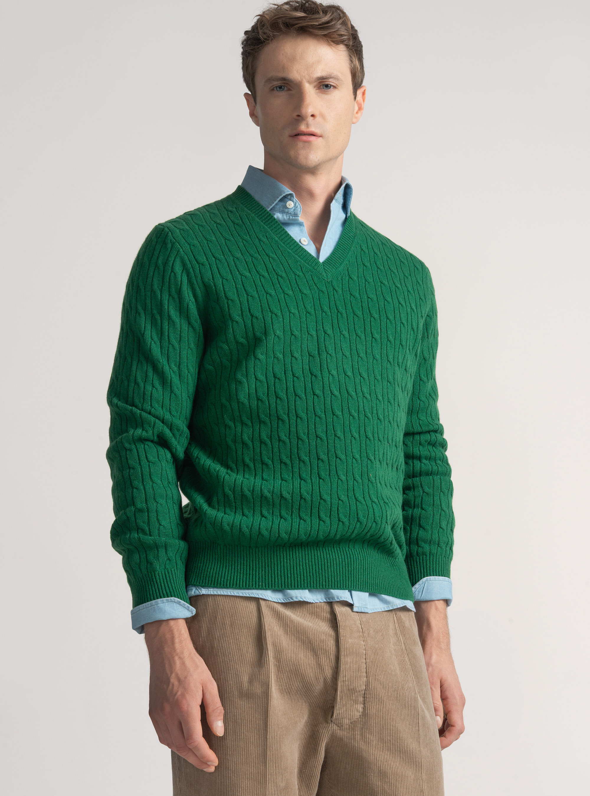 Maglia scollo a V con treccia in lana merino, VERDE