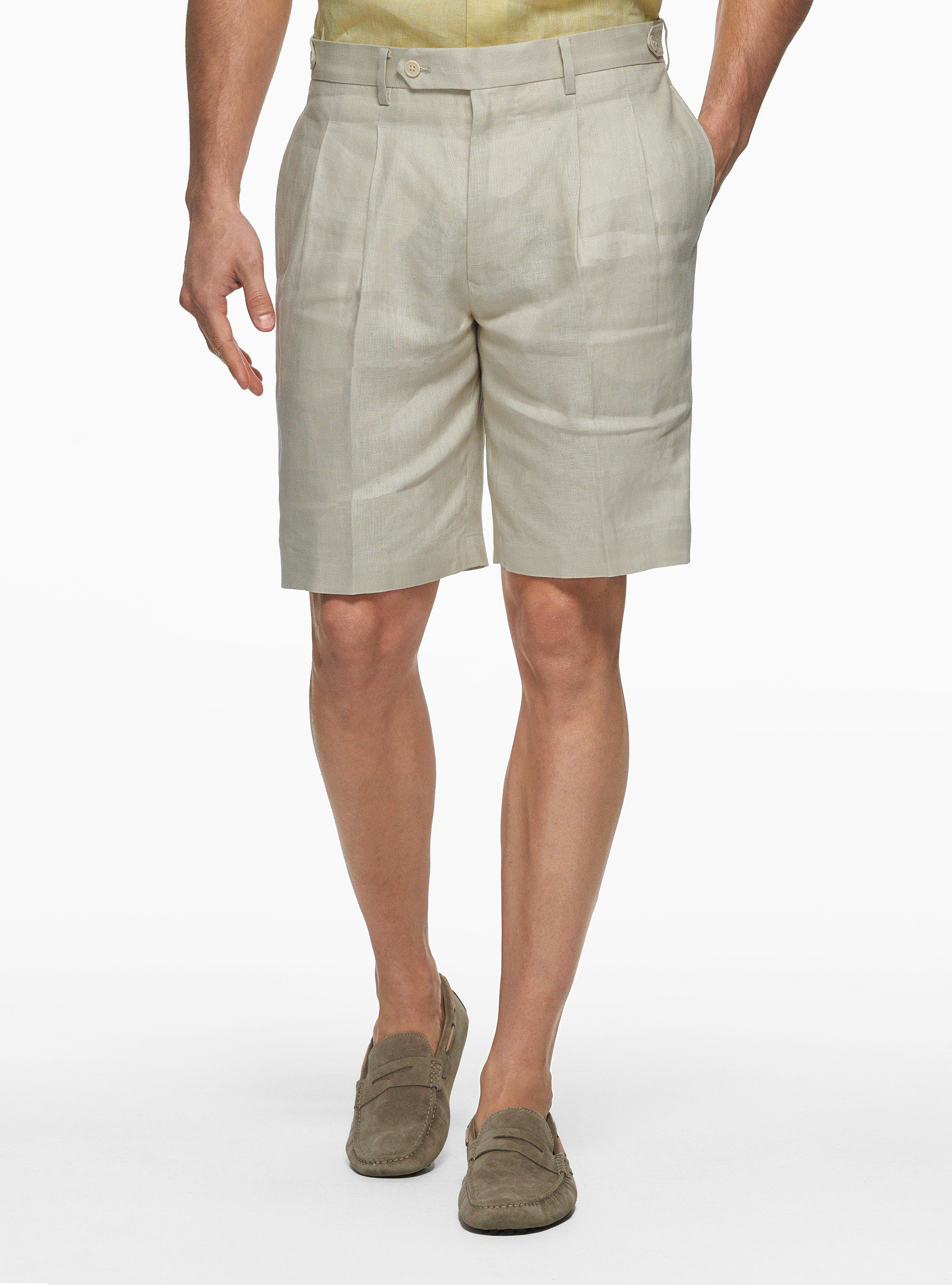 Linen Bermuda shorts with pleats, ECRU