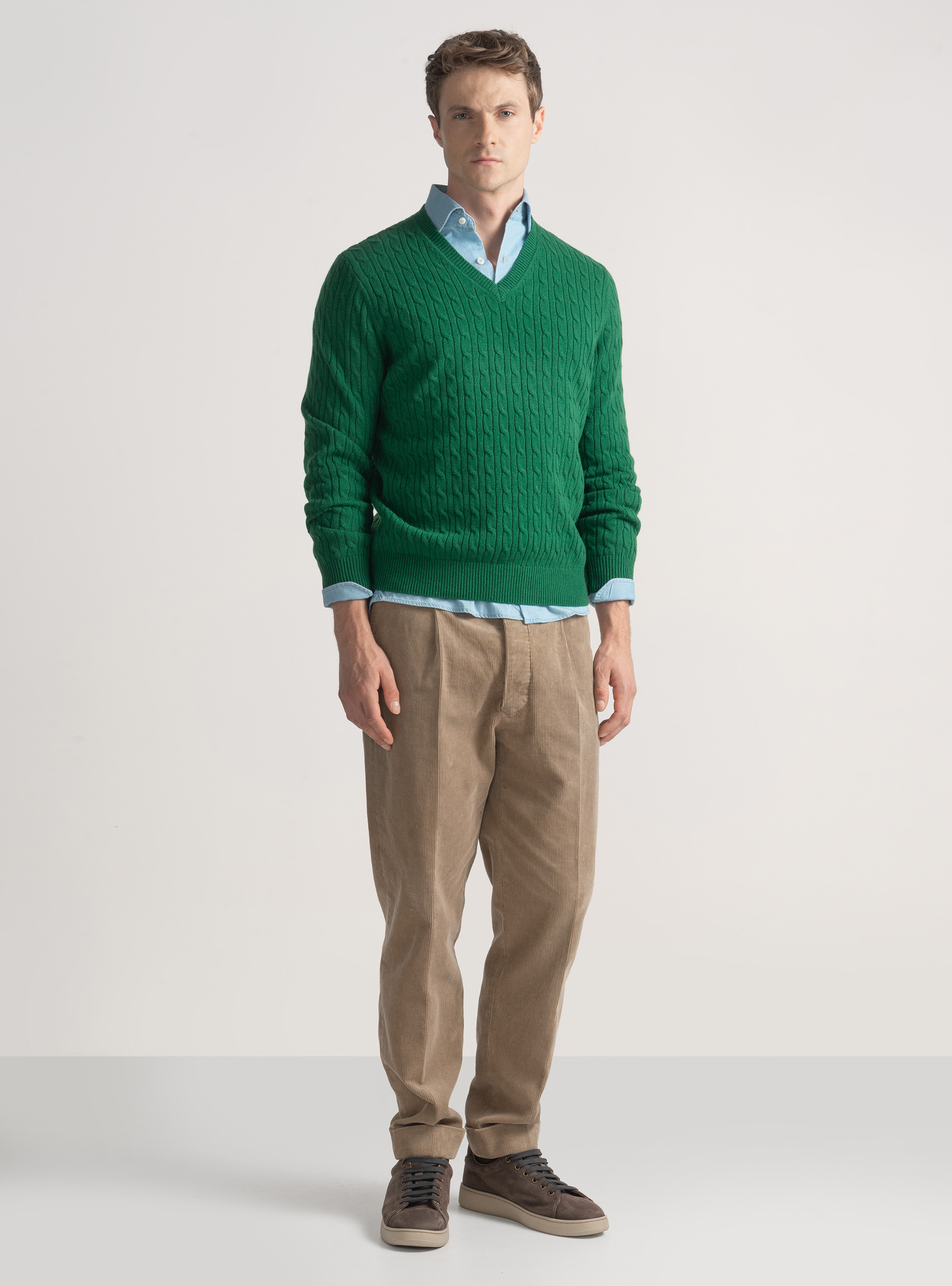 Maglia scollo a V con treccia in lana merino, VERDE
