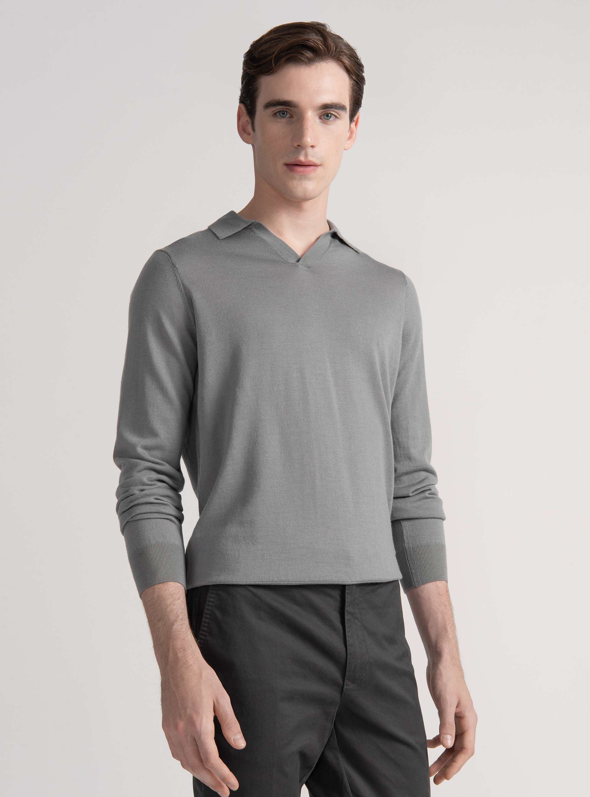 Merino wool buttonless knit polo shirt, GREY