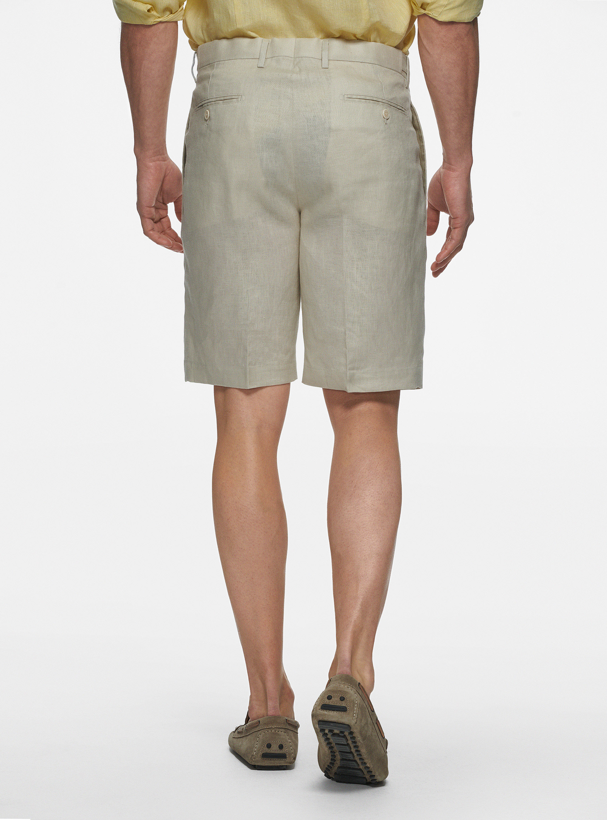 Linen Bermuda shorts with pleats, ECRU