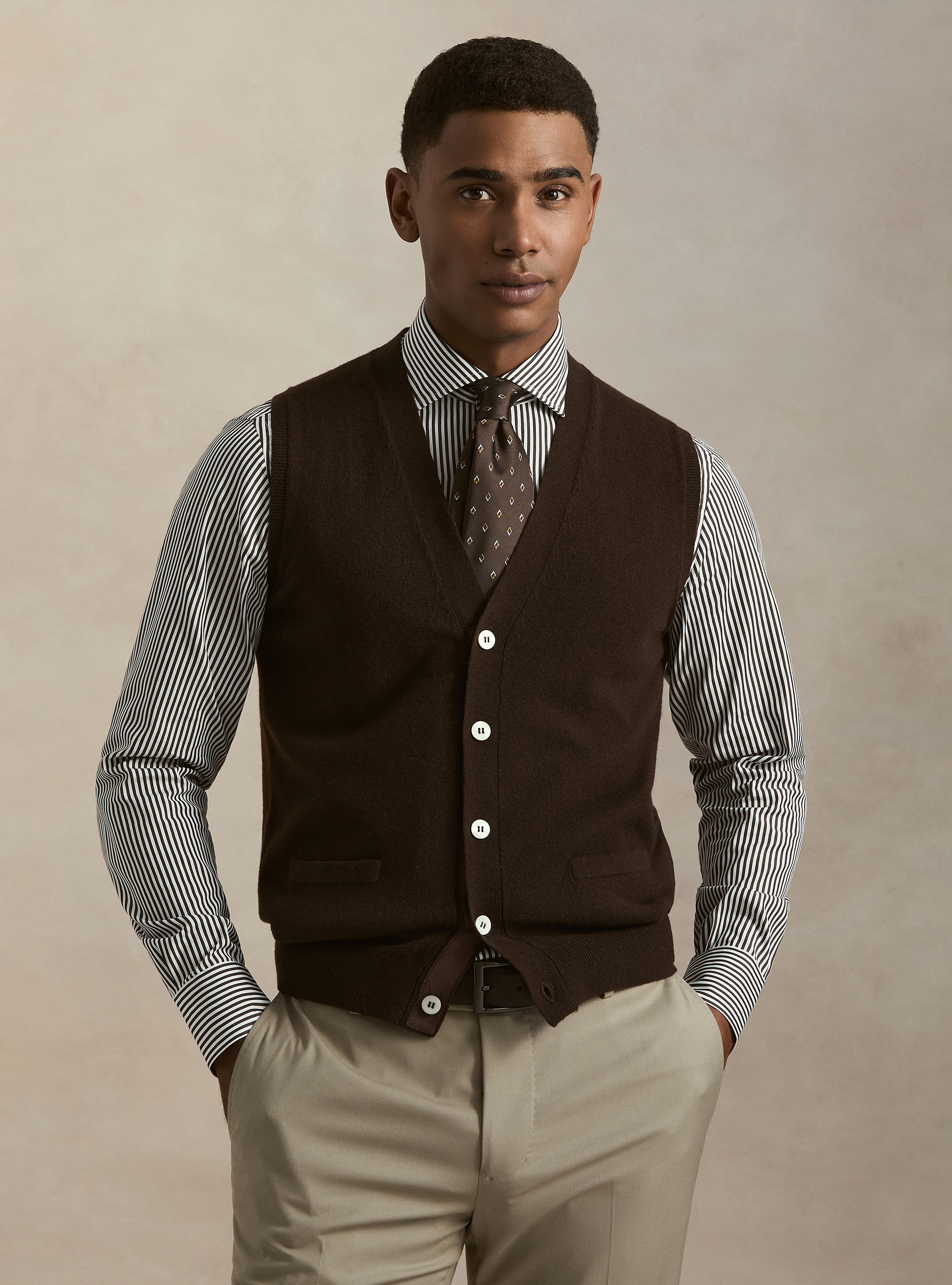 Lambswool and cashmere knit vest, BROWN