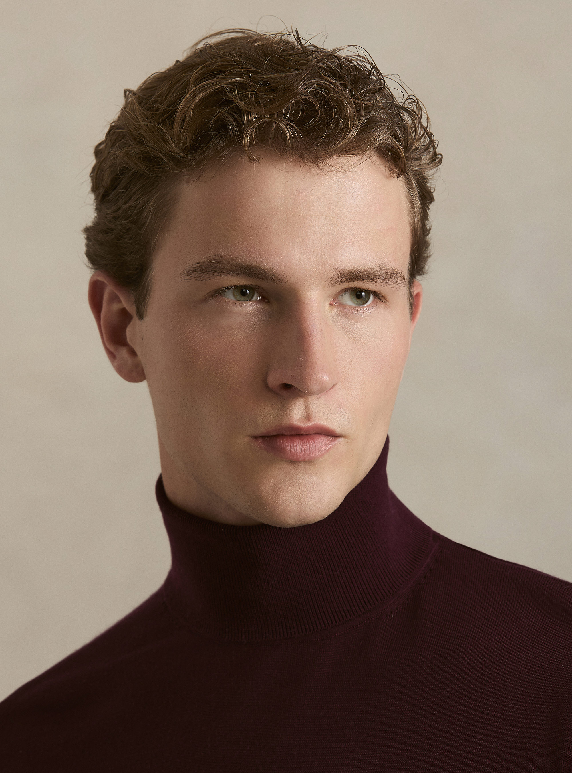 Rollkragenpullover aus reiner extrafeiner Merinowolle, BORDEAUX 0311C