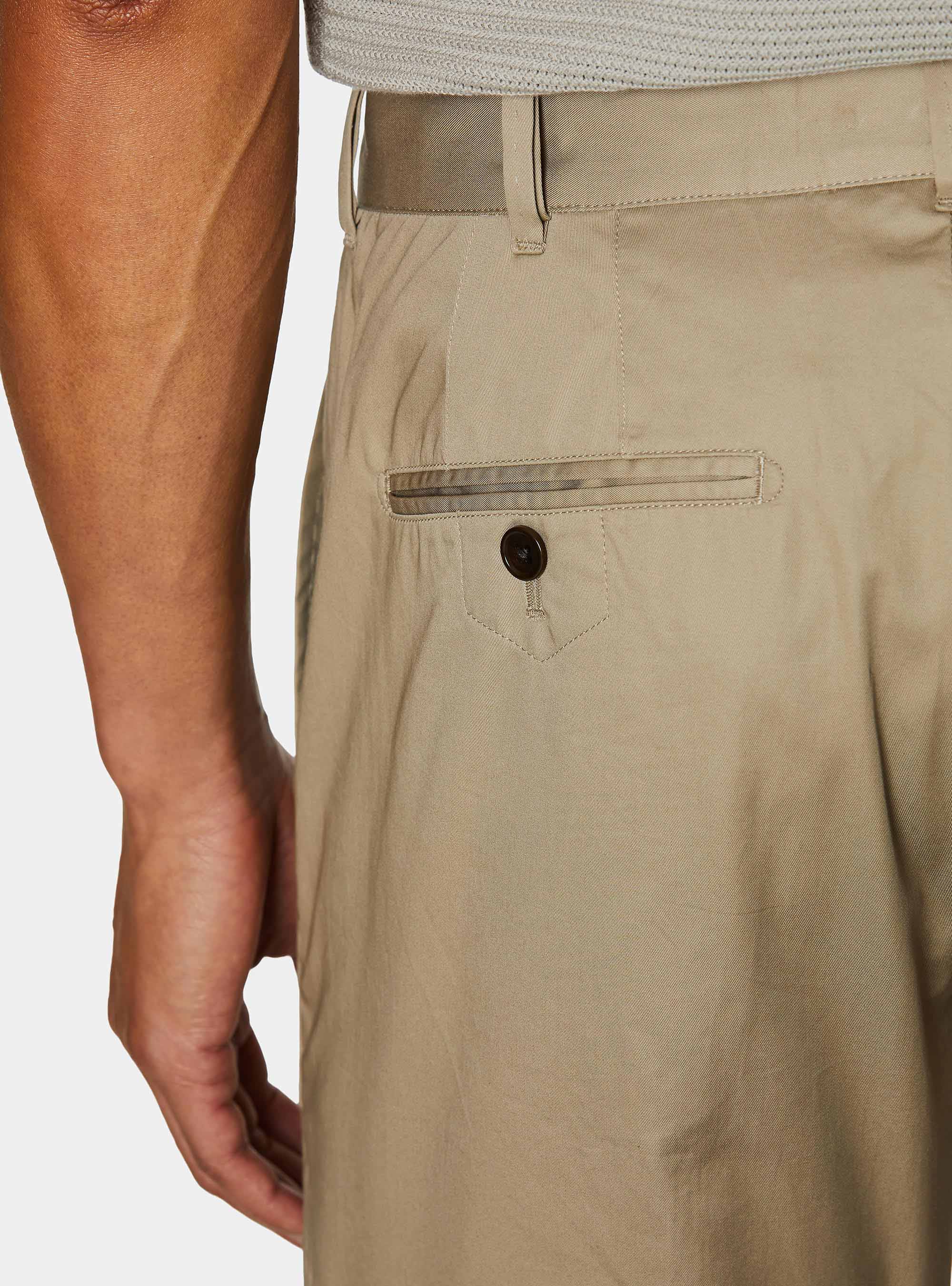 Pantalon chino slim en serg&eacute; l&eacute;ger, BOUE